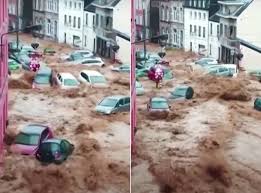 The @londonfire brigade said they had received 300+ reports on flooding #londonfloods (source: Dms8pjhklkl8m