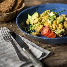 Dieses Ruhrei Aus Kichererbsen Ist Eher Knusprig Als Cremig Und Fur Veganer Und Experimentierfreudige Eine Pikan Rezepte Rezeptideen Vegane Fruhstucksrezepte