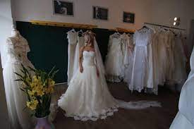 Maybe you would like to learn more about one of these? Blaukraut Dusseldorf Second Hand Brautmode Hochzeit Aus Einer Hand Ankauf Von Brautmode