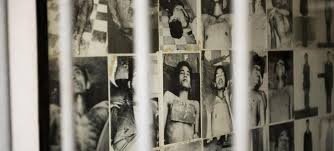 Se entiende por genocidio cualquiera de los actos mencionados a continuación, perpetrados con la intención de destruir, total o parcialmente, a un grupo . El Genocidio Es Una Amenaza Y Una Realidad En El Siglo Xxi Noticias Onu
