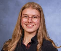 Première à la compétition en patinage artistique pré novice dame