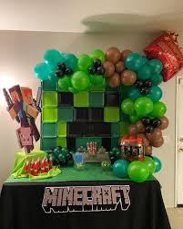 Onyx Moon On Instagram Mom Did A Awesome Job On Is Minecraft Backdrop Minecraft Minecraft Party Decorations Minecraft Balloons Minecraft Birthday Party