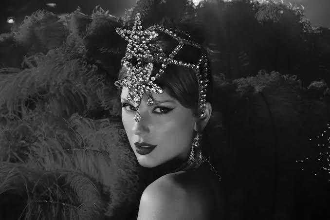 Public controversy follows Taylor Swift's recent “The life of a Showgirl”  album – The Searchlight