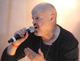 In 1982 hubert kah mit kappelle had a german hitrecord with the song ´sternenhimmel´. Hubert Kah Wikipedia