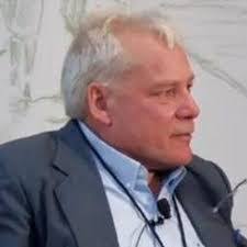 Jan Menke's Instagram, Twitter & Facebook