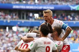 Aficionados daneses comparten su preocupación por christian eriksen (1:28). Simon Kjaer Christian Eriksen Pictures Photos Images Zimbio