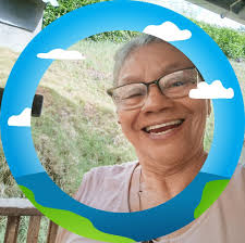 Cuando le pidieron que revelara sus secretos de belleza, la actriz Audrey  Hepburn escribió este poema, que fue leído en su funeral: "Para tener  labios atractivos, pronuncia palabras de bondad. Para tener