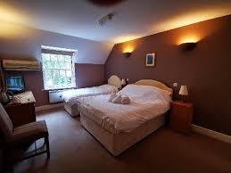 The furze bush inn offers 9 accommodations with coffee/tea makers and hair dryers. The Furze Bush Inn Picture Of The Furze Bush Inn Newbury Tripadvisor