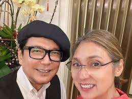 昔日小花变银发族看港星优雅地老去】  已故一代巨星梅艳芳和张国荣的好友连炎辉（Alan）生日设宴，一班圈中好友到贺，包括苗侨伟和戚美珍夫妻、郭锋、贾思乐、陈法蓉、夏雨夫妇、黄日华和陈敏儿等人，如今大部份人的脸上都留有岁月痕迹。(图：取自贾思乐IG)  新闻链接 ...