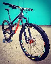 A Flawless Build Of A Santa Cruz Hightower Paired With Our Limited Edition M60 Hv And Custom Painted Rsr Bar Summ Santa Cruz Hightower Santa Cruz Enduro Mtb