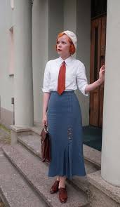 Nella moda contemporanea ritroviamo molti elementi liberamente ispirati agli anni '30: Look Anni 30