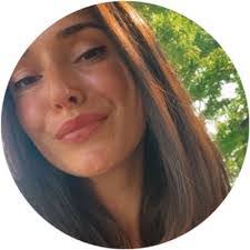 Fiona Larkin's Instagram, Twitter & Facebook