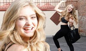 The hunger games star ignited the dancing with the stars dance floor with partner mark ballas for their fire and ice paso doble. Willow Shields Busts A Move As She Arrives For Dancing With The Stars Rehearsals Daily Mail Online