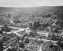 Die untat von dresden bezeichnet die alliierte massenbombardierung der elbischen kulturstadt dresden wenige monate vor dem ende des zweiten weltkrieges mit bis zu 350.000 toten. Luftangriffe Auf Stuttgart Wikipedia