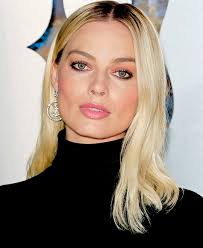 Harley Quinn Birds Of Prey Eye Makeup Everything Margot Robbie Margotdaily Margot Robbie Birds Of Prey Uk In 2020 Margot Robbie Hair Actress Margot Robbie Margot Robbie