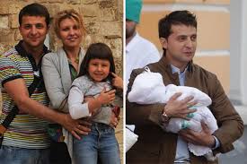 Родители владимира зеленского живут в кривом роге, хотя сын не раз предлагал им переехать в киев. Vladimir Zelenskij Biografiya Fakty Foto