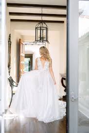 Simone Shakun S Oc Two Day Wedding Tasteful Tatters In 2020 Elegant Bride Bride Style Hindu Ceremony