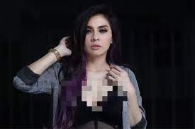 D akhlakmu mulia a dan mempesona g d jiwamu yang anggun a dan bersahaja. Sedikit Je Seksi Bukannya Tayang Payudara Kata Zizi Kirana Buletin Malaysia