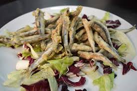 Le alici marinate sono uno piatto economico e veloce da preparare, che richiede una preparazione un pò elaborata per via della marinatura con l'aceto. Il Segreto Delle Alici Nella Cucina Napoletana Il Blog Di Osteria Da Carmela