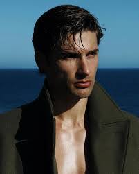 Elijah Van's Instagram, Twitter & Facebook