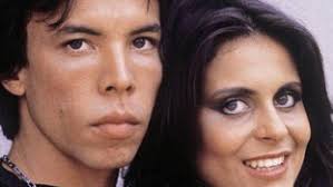 Em biografia, Gretchen revela traição do pai de Thammy e do cantor  Chrystian com chacretes: 'Enchia nossa cama de mulheres'