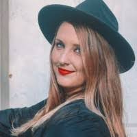 Ericka Hamm's Instagram, Twitter & Facebook