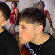 Padre e hijo emocionaron a más de 6 millones de personas con una  interpretación memorable de una canción