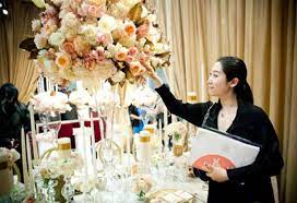 Why To Hire A Wedding Planner C82packet