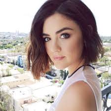 1001 Idees De Carre Plongeant Court Une Coupe En Vogue A Adopter Coupe De Cheveux Cheveux Coupe Carre Plongeant