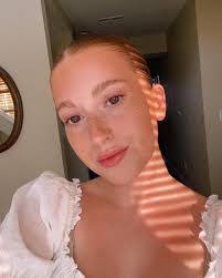 Holly Durham's Instagram, Twitter & Facebook