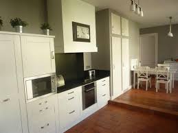 Cuisine grise et blanche 7 cool id es is one of images from idee deco cuisine grise. Une Cuisine Grise Et Blanche Deco D Hier Et D Aujourdhui
