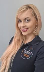 Kellie Fraser's Instagram, Twitter & Facebook