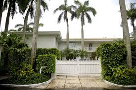Jeffrey epstein had a huge, multimillion dollar real estate portfolio all across the world. Palm Beach House In The Spotlight In Epstein Case News The Palm Beach Post West Palm Beach Fl