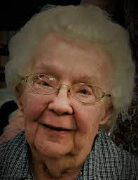 Helen Manka's Instagram, Twitter & Facebook