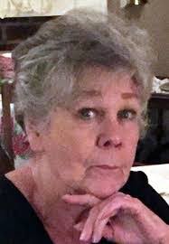 Elizabeth Mccrum's Instagram, Twitter & Facebook