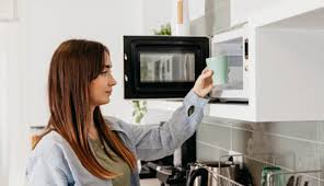 Thanks to microwave ovens, serving a warm meal become so much easier. Microwave Atau Oven Ketahui 5 Hal Ini Sebelum Membeli Microwave Oven Dunia Biza