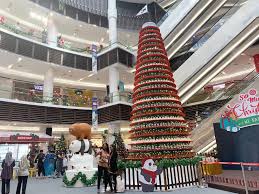 Paradigm mall petaling jaya, petaling jaya, malaysia. Sara Wanderlust Paradigm Mall Petaling Jaya We Bare Bears Christmas Tree