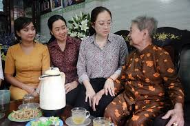 Ông tất thành cang, trong thời gian giữ cương vị uỷ viên trung ương đảng, phó bí thư thường trực thành uỷ thành phố hồ chí minh đã vi phạm ông cang bị công an tp hcm thực hiện lệnh khởi tố, bắt tạm giam và khám xét nơi ở cuối năm 2020. NgÆ°á»i TrÆ°á»Ÿng Thanh Bao Phá»¥ Ná»¯