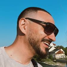 Bruce Bayne's Instagram, Twitter & Facebook