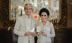 Check spelling or type a new query. 7 Pakaian Adat Jawa Barat Keunikannya Baju Tradisional Yang Terkenal Java Travel