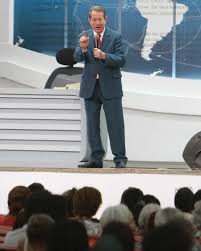 Soares (muniz freire, 6 de dezembro de 1947), é um pastor neopentecostal, televangelista, empresário, advogado, escritor, cantor e compositor brasileiro, fundador e líder da igreja internacional da graça de deus. Carta Viva Missionario R R Soares Revista Graca Show Da Fe