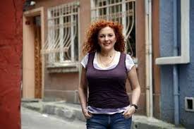 Oyuncu aybüke pusat, uğur yücel ve derya alabora'nın oğlu yönetmen can. Derya Alabora Biyografya