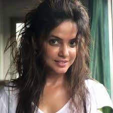 Neetu chandra was signed as the brand ambassador for the hoop, a gitanjali brand.5 she has also finished shooting a commercial for mysore sandal soap. Neetu N Chandra Fc Neetuchandrafc Twitter