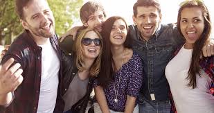 Hacer preguntas puede ayudarte a conectar aún más con sus amigos, familiares, pareja o incluso a uno mismo. 60 Preguntas De Yo Nunca Para Hacer A Tus Amigos Randomeo