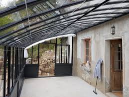 Montage D Une Serre Avec Soubassement Villiers Le Bacle 91 Essonne En 2020 Veranda Victorienne Toile Ombrage Serre Jardin