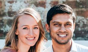 Melanie Pettit's Instagram, Twitter & Facebook