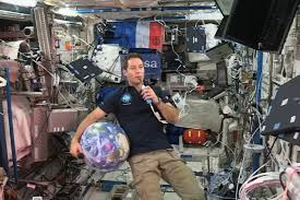 But esa must have the nasa authorization. Thomas Pesquet En Direct Depuis L Iss C Est De La Science Fiction