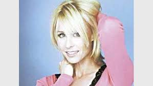 Sonja zietlow moderiert sich bereits seit 1993 (!) durch das deutsche privatfernsehen. Sonja Zietlow Vater Starb An Lungenkrebs Sie Moderierte Dschungelcamp Leute Bild De