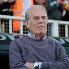 Ünlü futbol adamı mustafa denizli özlem gürses'in sorularını yanıtladı. Mustafa Denizli Kasimpasa Dan Istifa Etti Spor Haberleri