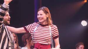 The tonight show starring jimmy fallon. Geena Davis Visits Beetlejuice On Broadway Youtube